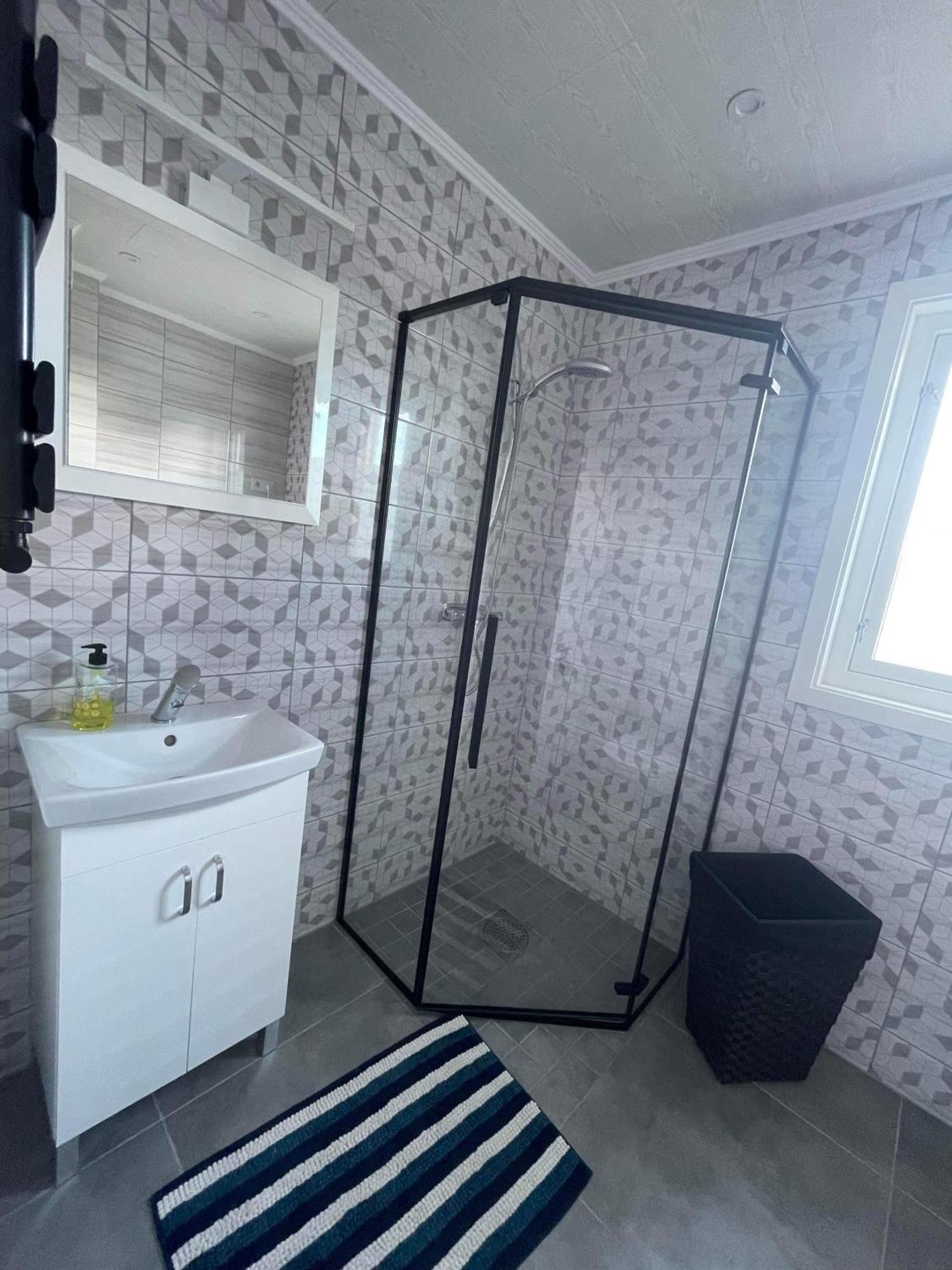 Oedeshoeg Modernt Och Stilfullt B&B Exteriör bild